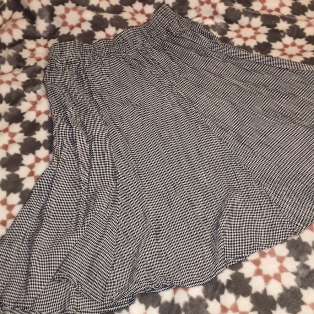Checkered flowy skirt